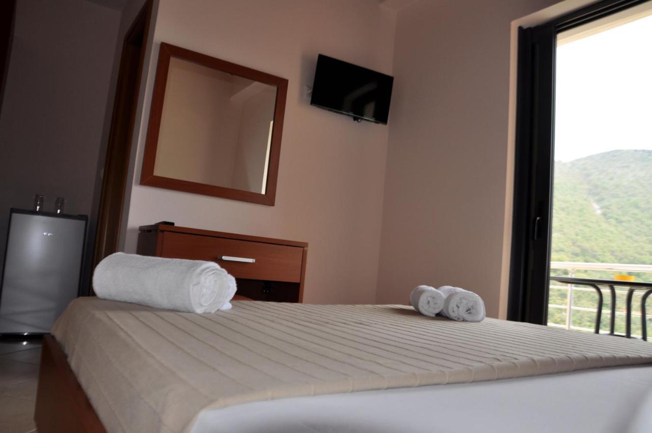 Belvedere Hotel & Suites Himare Exterior photo